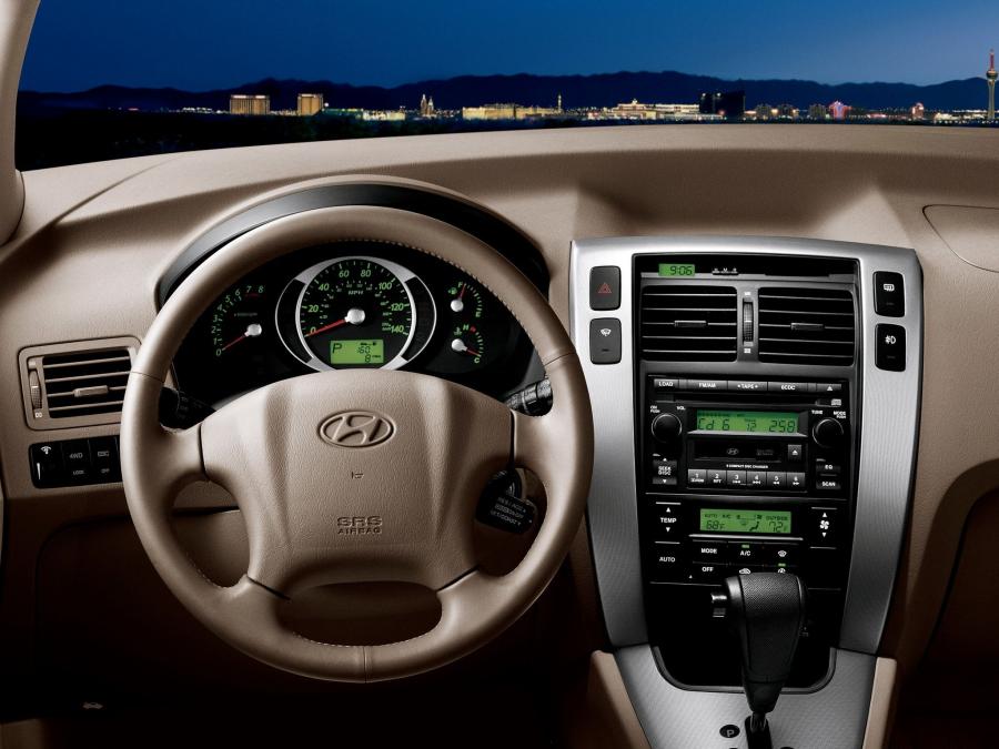  Hyundai Tucson 2005 года  (US) (фото 14 из 16)